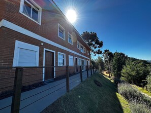 Exterior - Saint Louis | Beautiful suite for families (Campos do Jordão)