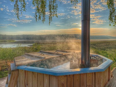 Unique Island Escape on Lake Roxen with Stunning Panorama Views, boat included