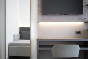 Superior Suite, Balcony, Sea View | In-room safe, desk, soundproofing, free WiFi