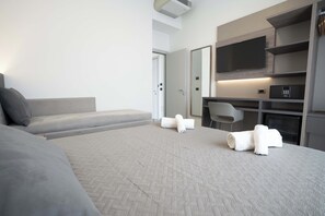 Superior Suite, Balcony, Sea View | In-room safe, desk, soundproofing, free WiFi - Hotel Giannini (Rimini)