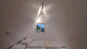 1 bedroom, desk, iron/ironing board, WiFi