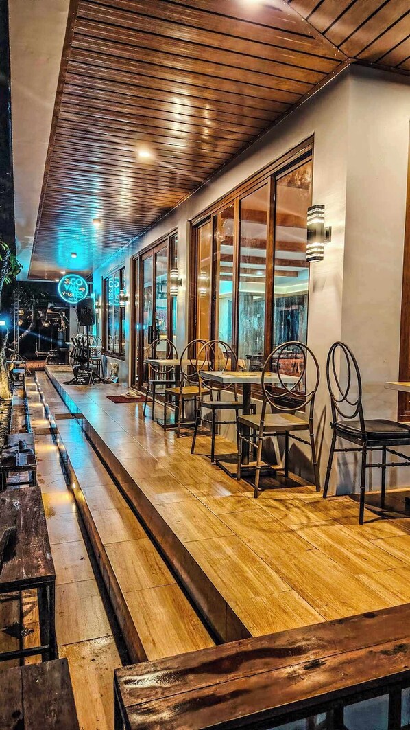 Outdoor dining - The Tree House @Govantes Guesthouse (Vigan City)