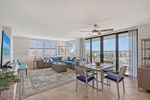 Unclassified image, 3 of 20, button