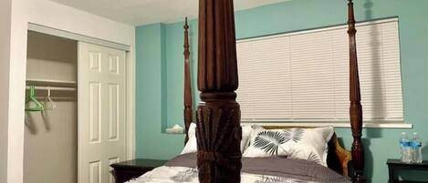 2 habitaciones, tabla de planchar con plancha, wifi y ropa de cama