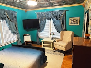 4 bedrooms, WiFi, bed sheets