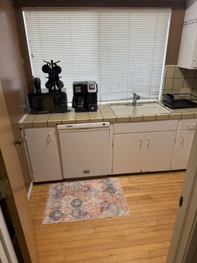 Affordable Ground Floor Unit In The Heart Of HMB Downtown: Former Mayor's House