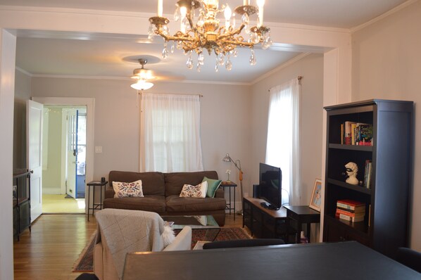 Smart TV - Durham Charm Near Duke & 9Th St (Durham)