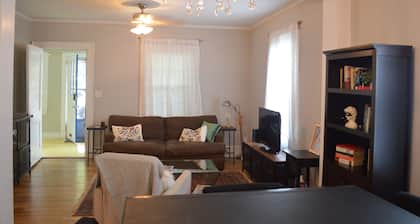 Durham Charm Near Duke & 9Th St