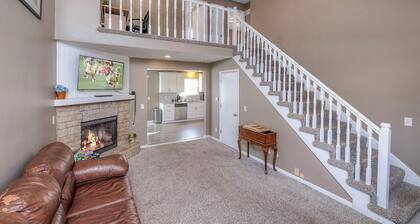 World Cup Chill & Grill in Overland Park-Sleeps8