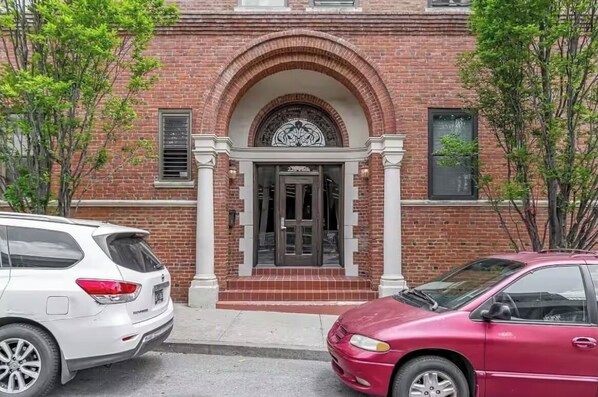 Exterior - Historic Honky Tonk Hideaway (Nashville)