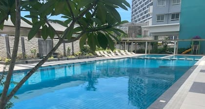 Mesavirre Bacolod | High Floor, Beautifully Furnished 1BDM w/ Balcony @ LOPEZ LUX.