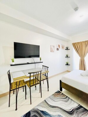 Iron/ironing board, bed sheets, wheelchair access