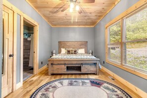3 bedrooms, iron/ironing board, bed sheets