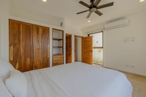 4 dormitorios, tabla de planchar con plancha, ropa de cama