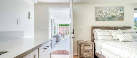 1 habitación, tabla de planchar con plancha, internet y ropa de cama