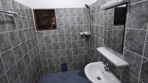 Quarto, 3 quartos, para fumantes, sacada | Banheiro