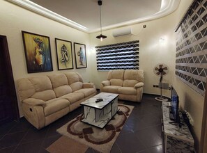 Rom, 1 soverom, røyk, balkong | Oppholdsrom