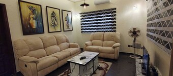 Room-deluxe King-size Bed Room In Akpakp