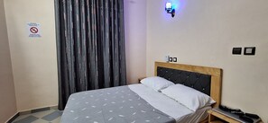 Room, 3 Bedrooms, Smoking, Balcony | 3 bedrooms - Room-executive 3 Bed Rooms Apartment In (Cotonou)