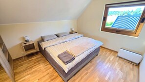 3 Schlafzimmer, Schreibtisch, Bügeleisen/Bügelbrett, kostenloses WLAN