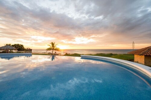 Coastal Retreat with Resort Amenities – Gran Pacifica