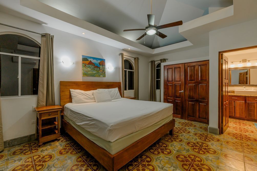 3 bedrooms, iron/ironing board, bed sheets