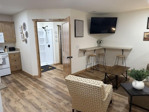 TV - Cozy Dragon's Nest Cabin Retreat (Robbinsville)