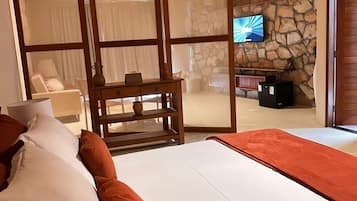 Chalé superluxo, sacada, vista para a piscina | Wi-Fi de cortesia