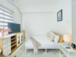 WiFi, bed sheets, wheelchair access