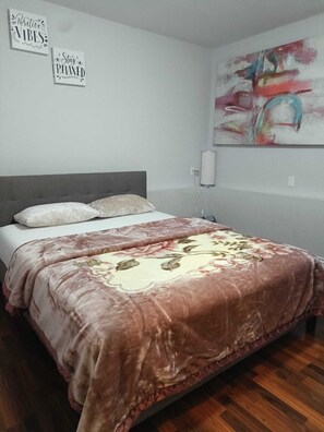 1 bedroom, desk, free WiFi