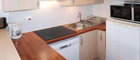 Kühlschrank, Mikrowelle, Geschirrspüler