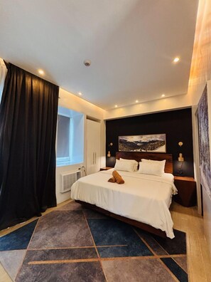 Iron/ironing board, bed sheets, wheelchair access