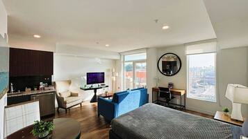 1 habitación, tabla de planchar con plancha, wifi gratis y ropa de cama