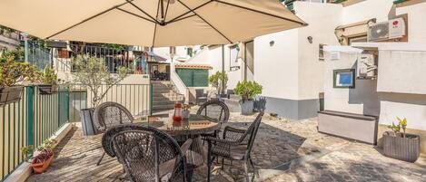 屋外ダイニングエリア