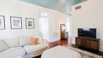 2 slaapkamers, een strijkplank/strijkijzer, wifi, beddengoed