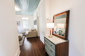 Interior - Treehouse views in Historic Downtown Thomasville, Georgia (Thomasville)