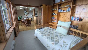 4 bedrooms, WiFi, bed sheets