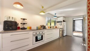 Fridge, microwave, dishwasher, coffee/tea maker