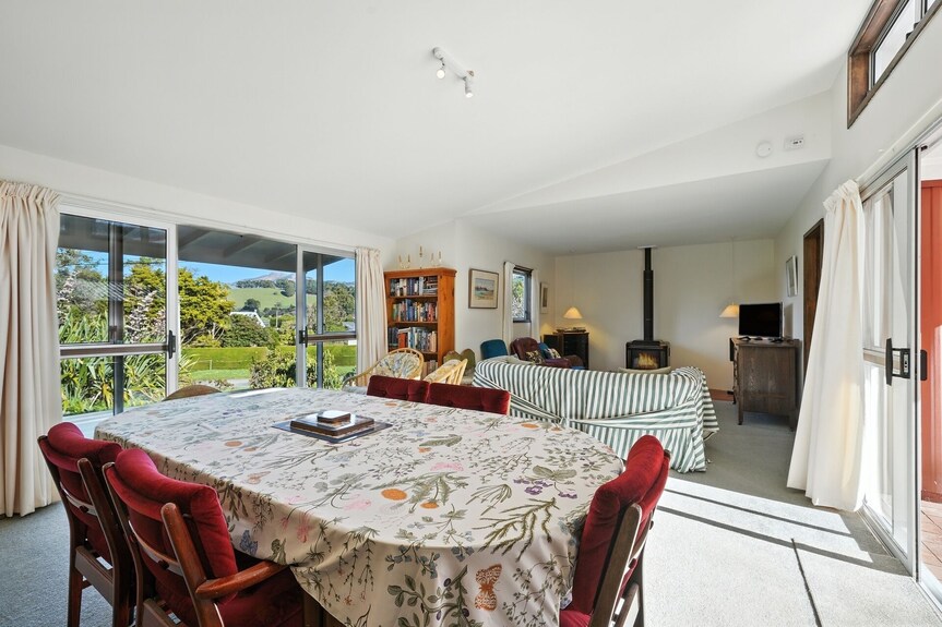Maison Pierre Rouge - Duvauchelle Holiday Home - Little River