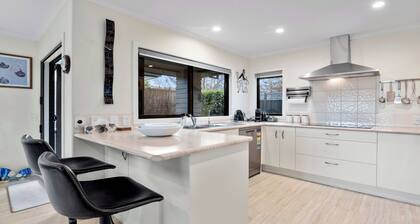 Nukuhau Bliss - Taupo Holiday Home