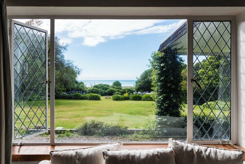 Dunluce Coastal Farmstay - Kaikoura Holiday Home