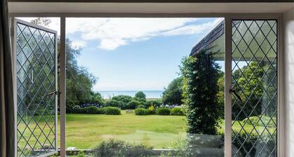 Dunluce Coastal Farmstay - Kaikoura Holiday Home