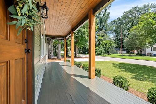 Gorgeous Auburn Getaway! BRAND NEW 3Bed/3Bath