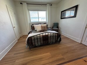 3 habitaciones, tabla de planchar con plancha y wifi gratis 