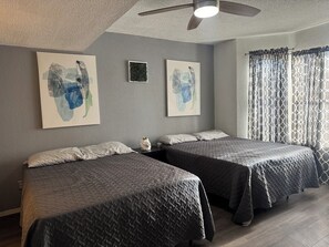 5 Schlafzimmer, Bügeleisen/Bügelbrett, Internetzugang, Bettwäsche