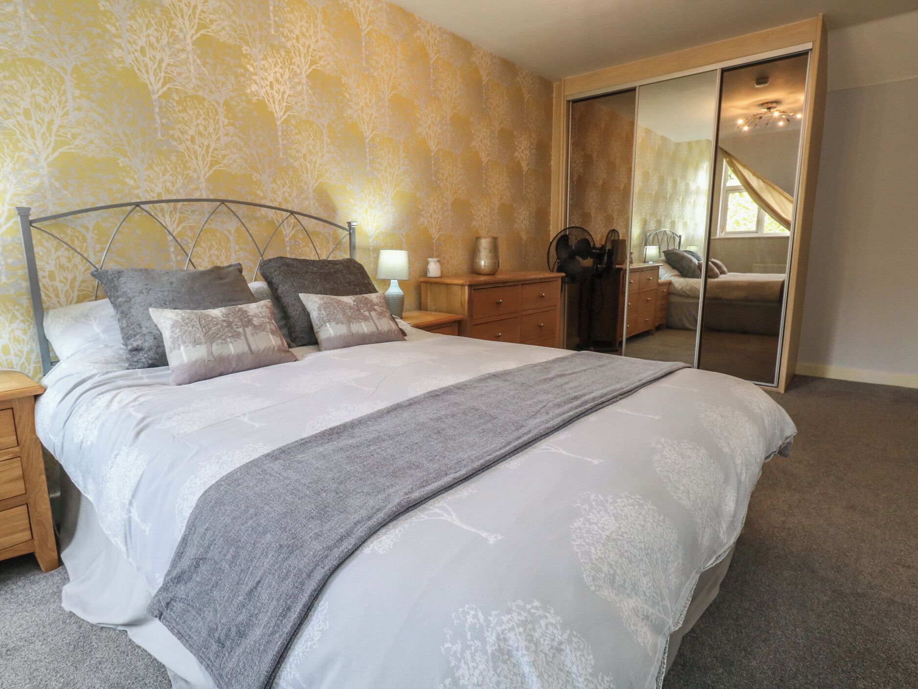 3 phòng ngủ, trang trí khác biệt 