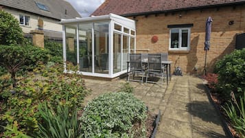 Khu ẩm thực ngoài trời