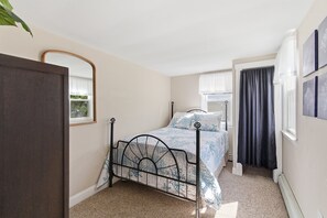3 bedrooms, iron/ironing board, travel crib, free WiFi