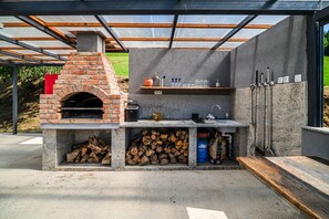 Property grounds - 4 Bedroom Villa with Heated Indoor Pool in Kapla (Kapla)