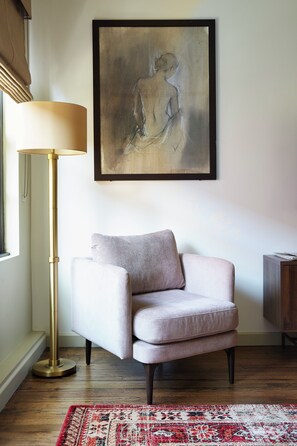 Studio Suite | Desk, laptop workspace, iron/ironing board, free WiFi